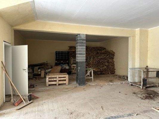 Garage- und Holzlager