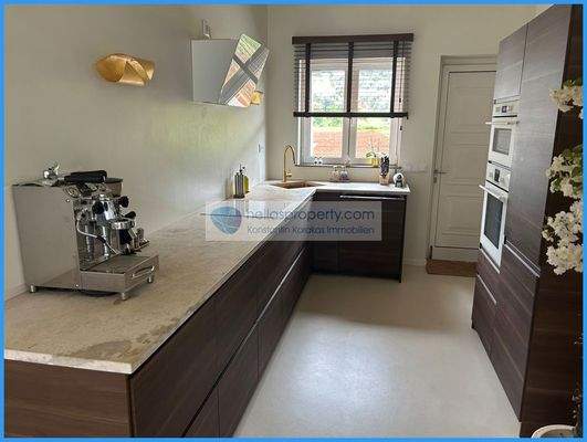 8935a0990ddd46db8ef69f6b2dbb6560-original