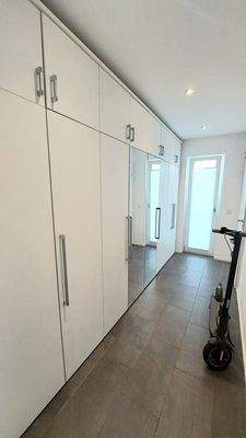 Flur mit Einbauschrank