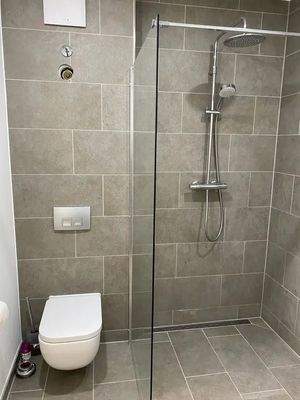 Beispielhafte Ausstattung Badezimmer