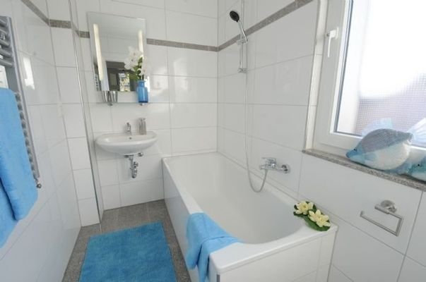 Beispiel Bad (1. Etage), in dieser Whg. mit Dusche