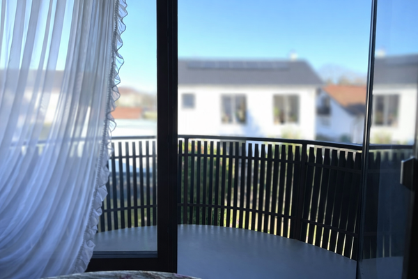 23 Balkon Osten, vom Schlafzimmer OG.png