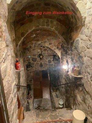Eingang zum Weinkeller