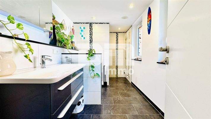 OG Badezimmer / Dusche ebenerdig