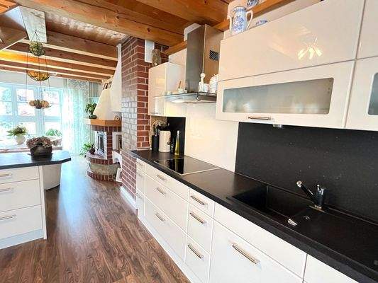 Moderner Koch- und Wohnbereich