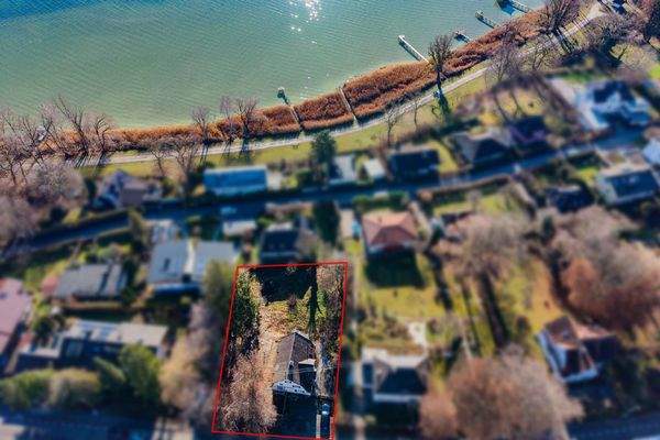 Baugrundstück mit Seeblick!