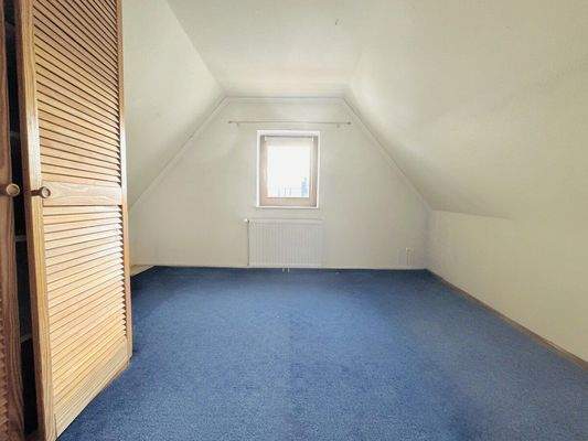 Raum 2 (Spitzboden)