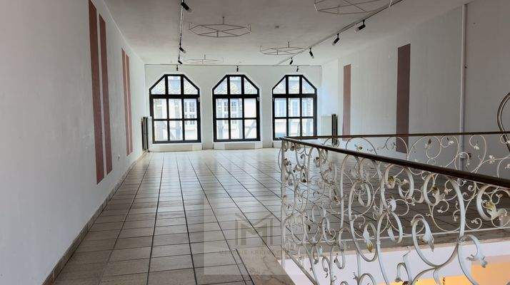 1. OG, Ladenfläche/Büro