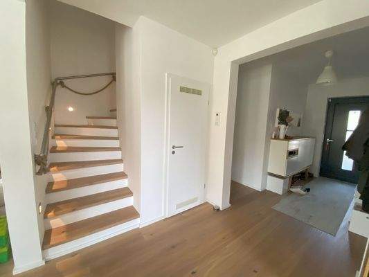 Eingangsbereich_Treppenhaus.jpg
