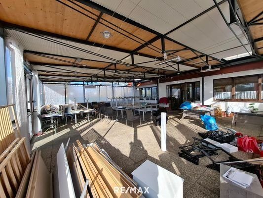 98 m² Außenbereich vollständig geschlossen