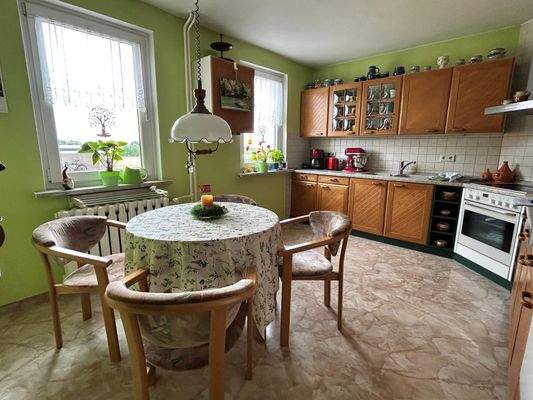 Küche mit Sitzbereich