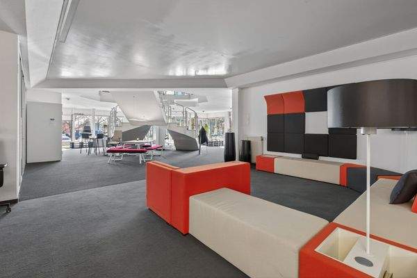 Ansicht nach vorne in Richtung Schaufenster