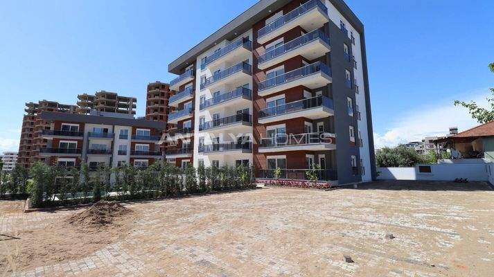 Stylish Real Estate in a Complex with Pool in Antalya Aksu