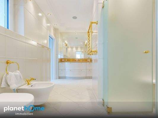 Master-Bad 24 Karat vergoldet