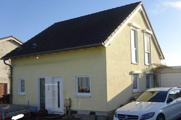 Frontansicht mit Garage