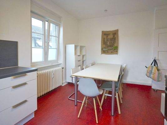 Moderne große Küche