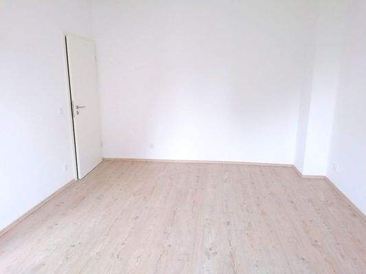 Zimmer 4 mit Laminat