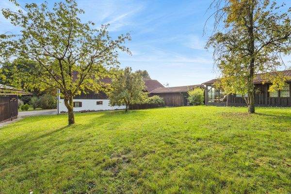 Haus, Nebengebäude & Garten 