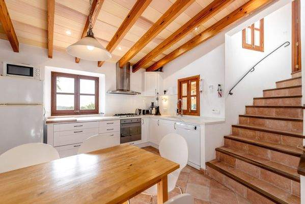 Helle und moderne 2. Küche