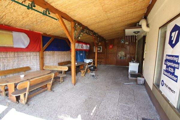 Wohn- und Geschäftshaus in Keutschach-Höflein mit 1.892m² Grundstück und 3 XXL-Garagen Nähe Rauschelesee mit vielen Verwendungsmöglichkeiten!