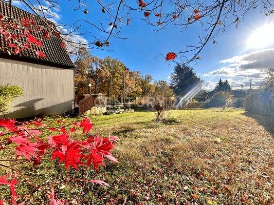 Baugrundstück mit Blick zur Straße
