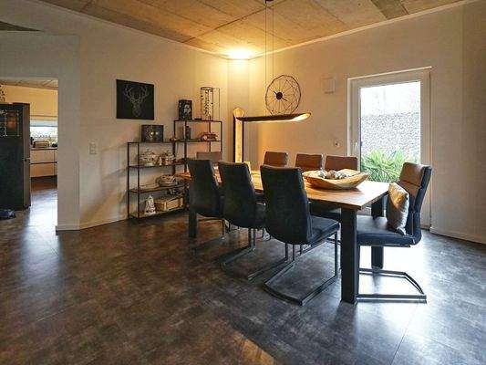 ...Essbereich mit...