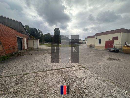 Befestigte Freifläche 2