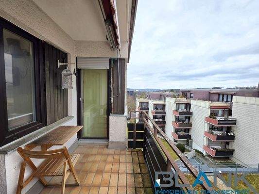 Balkon erreichbar von Küche und Schlafzimmer