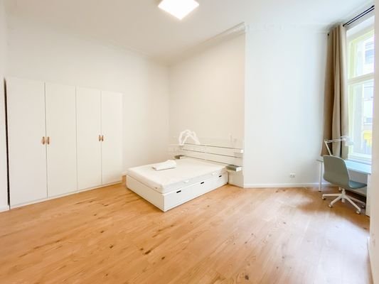 Zimmer 2 / room 2 