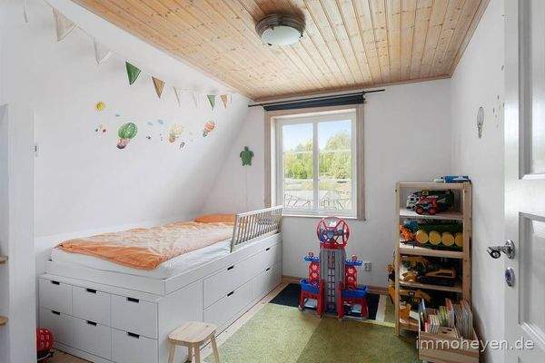 Schlafzimmer Kind im Obergeschoss