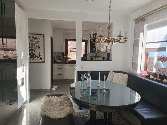Esszimmer und Küche