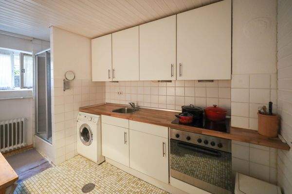 Küche und Dusche Kellergeschoss