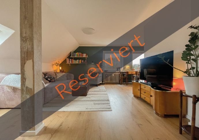 Gemütliche frisch renovierte 3-Zimmer-Dachgeschosswohnung in