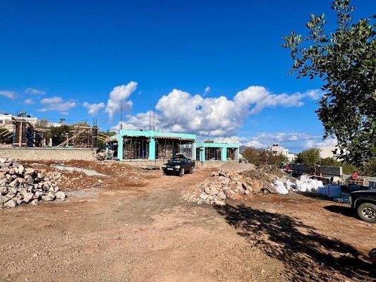 Kreta, Ammoudara: Geräumige, zweistöckige Villa mit Aussicht und Swimmingpool zu verkaufen