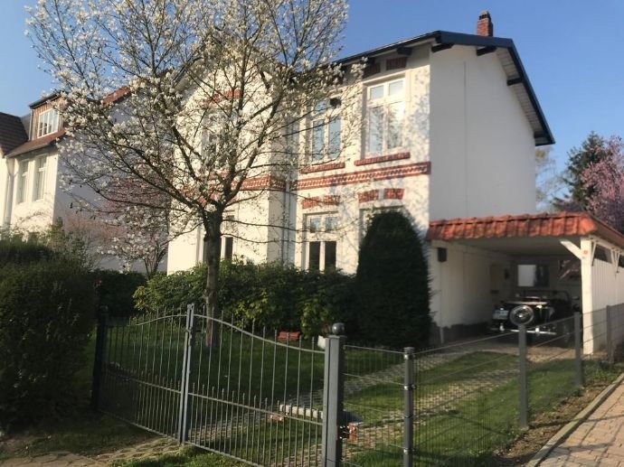 Jugendstil-Villa mit bebaubarem Grundstücksanteil in Hamburg-Dockenhuden