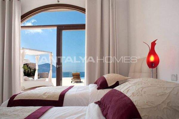 Detached Beachfront House with Private Pool in Kaş Kalkan