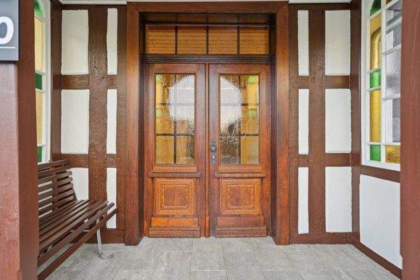 Eingangstür (Whg. im EG)