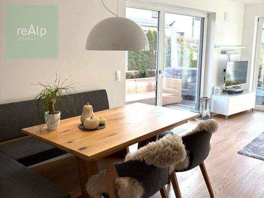 Essecke im Wohnzimmer-auf Wunsch im Objekt verbleibend