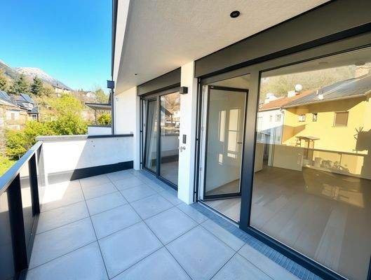 Terrassenzugang  mit Bergblick 