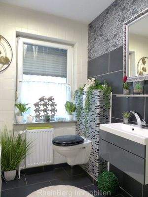 Tageslichtbad m Wanne2