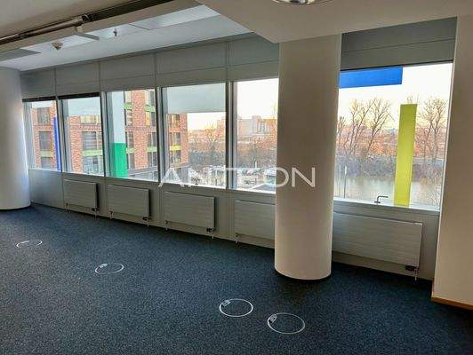 Raum mit Aussicht auf Speditionsstr