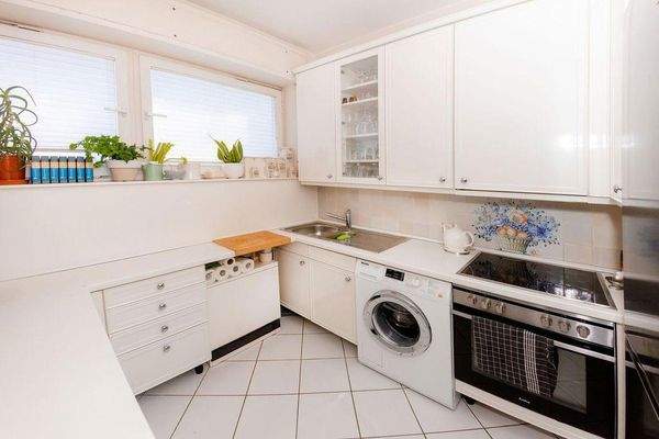 Voll ausgestattete Miele-Küche