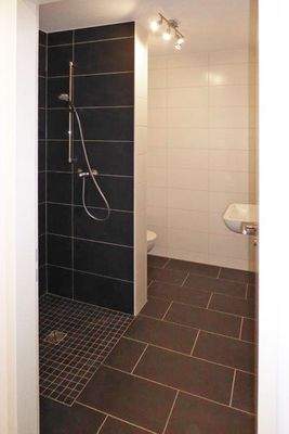 Modernes Badezimmer