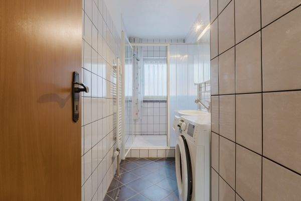 Badezimmer mit Altersgerechter Dusche