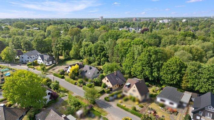 Anliegerstraße im Grünen 