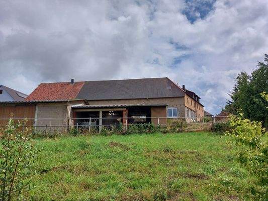 Hof von NW aud Ställe 1.jpg