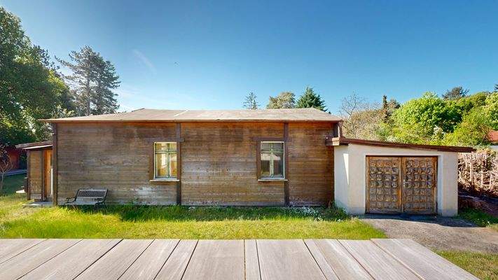 Gästehaus und Garage.jpg