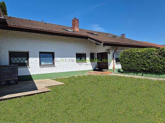 Außenansicht Ost 01 mit Doppelgarage