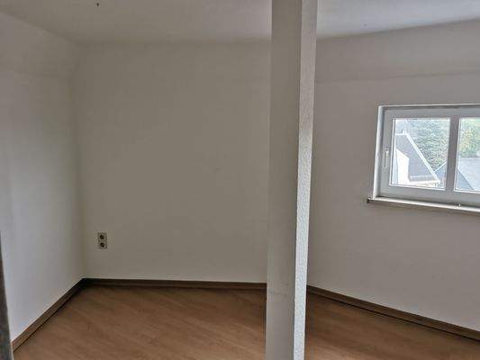 Kinderzimmer linke Seite.jpg