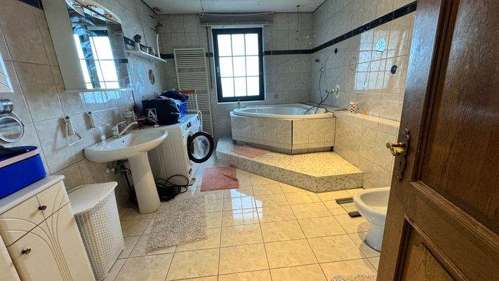 ETW mit Garten Neu 25 Bad